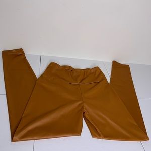 Metallic Gold 🤩 Leggings | size: Medium | color: Gold